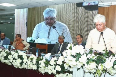 তরুণরা এখন চাকরির পেছনে না ছুটে উদ্যোক্তা হতে চায়: শিল্প উপদেষ্টা