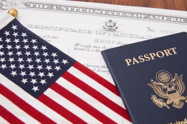 দ্বৈত-নাগরিকত্ব পরিহার না করলে সিটিজেনশিপ হারাবে আমেরিকানরা