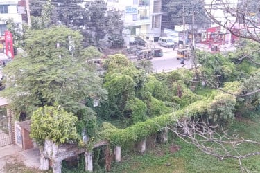 নামে নিউ হোস্টেল, বাস্তবে জঙ্গল