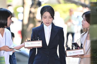 দক্ষিণ কোরিয়ার সাবেক ফার্স্ট লেডির ১৫ বছরের সাজা দাবি