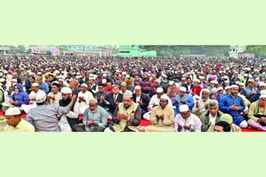 চুয়াডাঙ্গায় খালেদা জিয়ার সুস্থতা কামনায় হাজারো মানুষের দোয়া