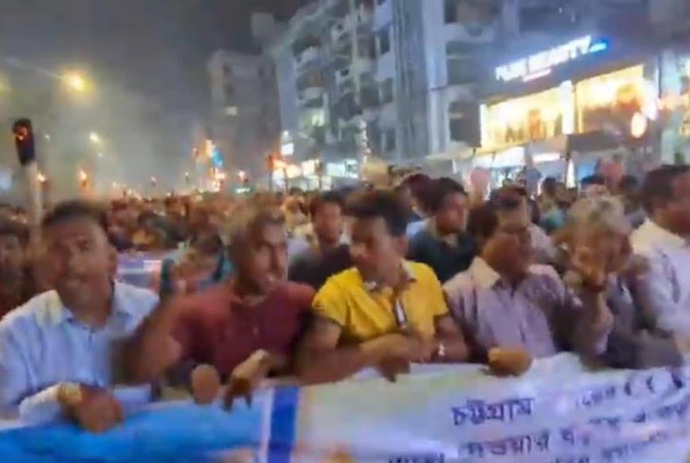 টার্মিনাল বিদেশিদের কাছে না দেওয়ার দাবিতে মশাল মিছিল