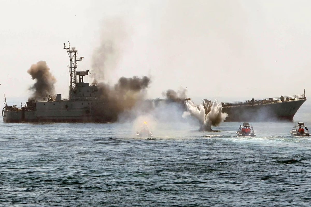 পারস্য উপসাগর ও হরমুজ প্রণালীতে আইআরজিসির নৌ মহড়া