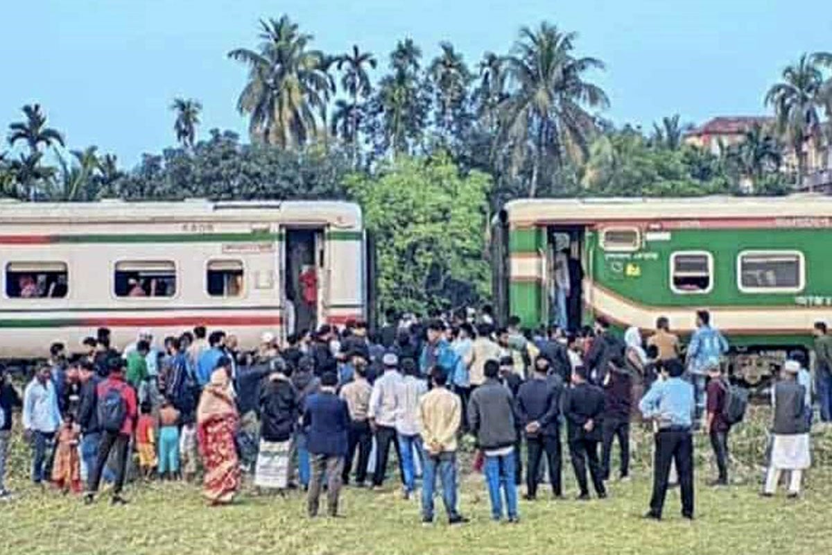 তিস্তা এক্সপ্রেসের দুই বগি বিচ্ছিন্ন, ভোগান্তিতে যাত্রীরা