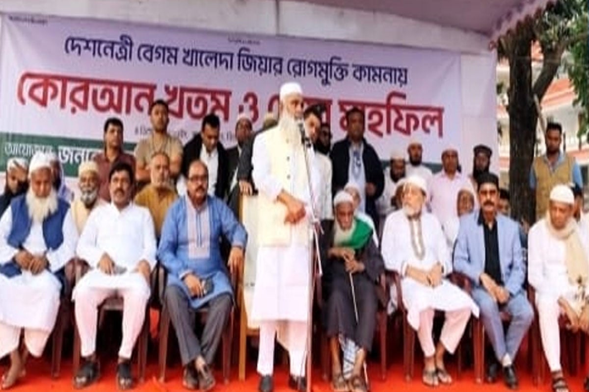 কুমিল্লায় বিএনপি চেয়ারপার্সনের আরোগ্য কামনায় দোয়া মাহফিল