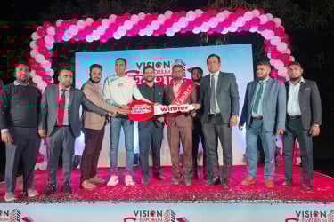 ভিশন এম্পোরিয়াম থেকে পণ্য কিনে ফ্ল্যাট জিতলেন বগুড়ার মহিবুল
