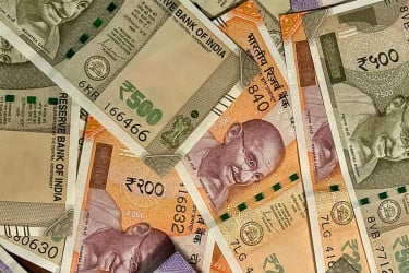 সর্বকালের সর্বনিম্ন রুপির দাম, ভারতের জন্য বড় ধাক্কা