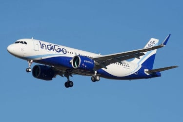 বোমা হামলার হুমকি: আরেকটি ভারতীয় বিমানের জরুরি অবতরণ