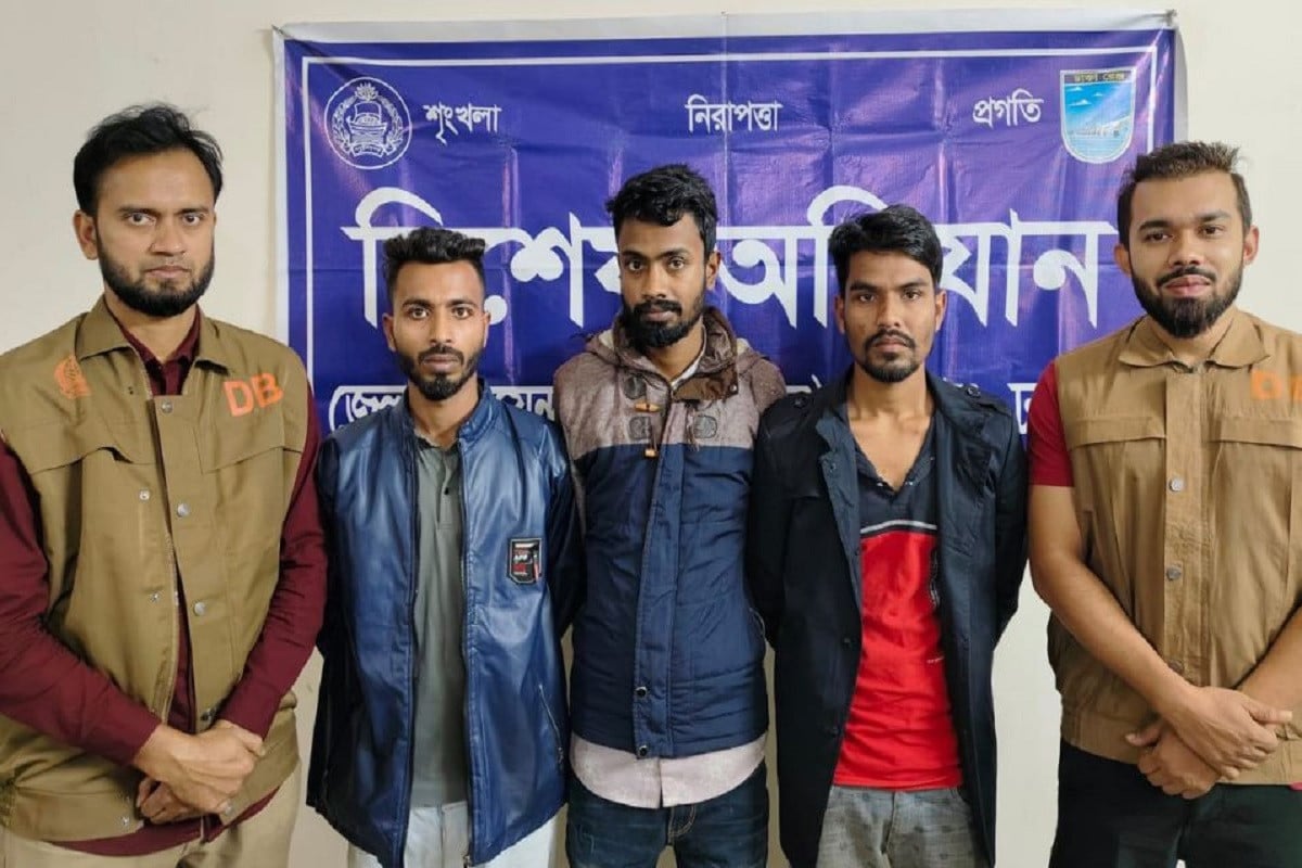 সাভারে বিশেষ অভিযানে ডাকাত চক্রের তিন সদস্য গ্রেফতার