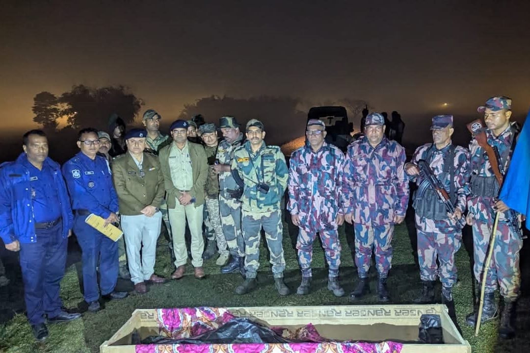 সীমান্তে বিএসএফের গুলিতে নিহত সবুজের মরদেহ হস্তান্তর