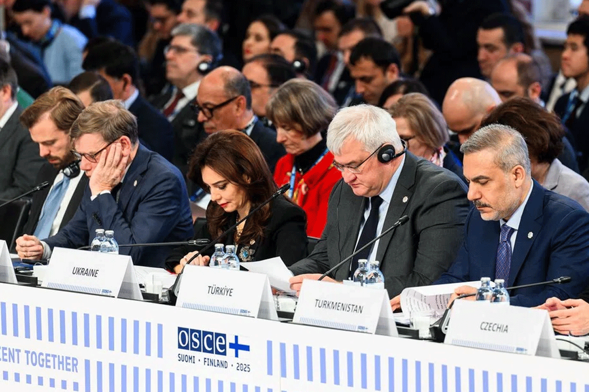 রাশিয়ার সঙ্গে আপস নয়, শান্তি চায় ইউক্রেন