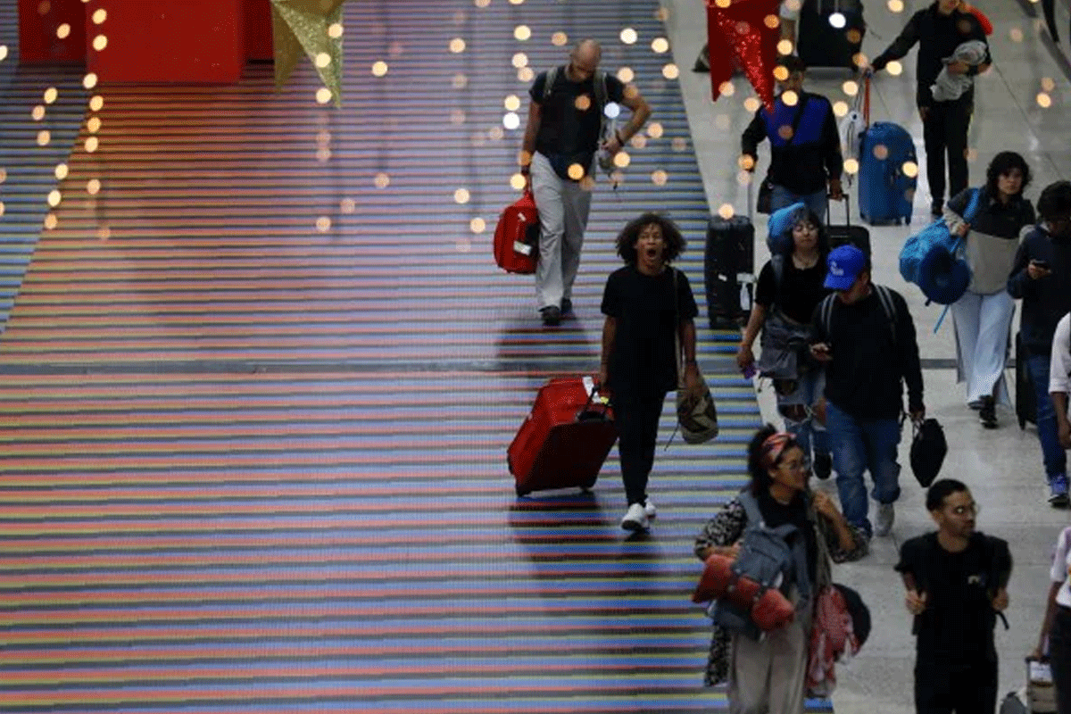 মার্কিন নাগরিকদের ভেনেজুয়েলা ছাড়তে বললো স্টেট ডিপার্টমেন্ট