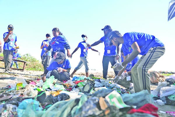 সেন্ট মার্টিনে প্লাস্টিক পরিচ্ছন্নতা অভিযান