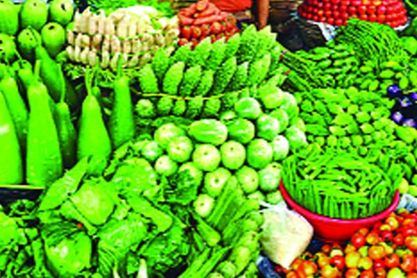 সরবরাহ বাড়ায় উত্তাপ কমছে সবজির