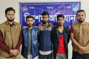 সাভারে বিশেষ অভিযানে ডাকাত চক্রের তিন সদস্য গ্রেফতার