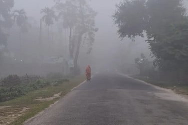 শীতের তীব্রতা বেড়েছে তেঁতুলিয়ায়