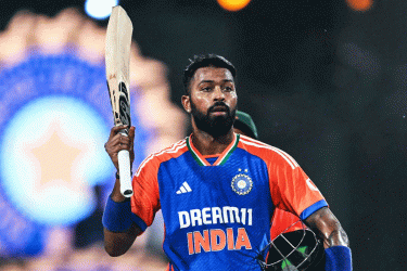 দুই মাস পর দলে ফিরলেন হার্দিক