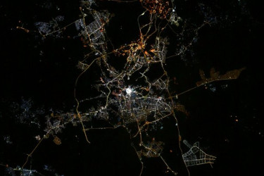 মহাকাশ থেকে তোলা ছবিতেও ঝলমল করছে পবিত্র কাবা, মুগ্ধ নেট দুনিয়া