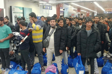 লিবিয়া থেকে ফিরলো ৩১০ বাংলাদেশি