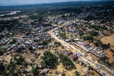 ইন্দোনেশিয়ায় মৃত বেড়ে ৮৪৬, এতো ভয়াবহ বন্যার কারণ কী?
