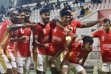 ব্রাদার্সকে উড়িয়ে শীর্ষস্থান আরও মজবুত বসুন্ধরা কিংসের