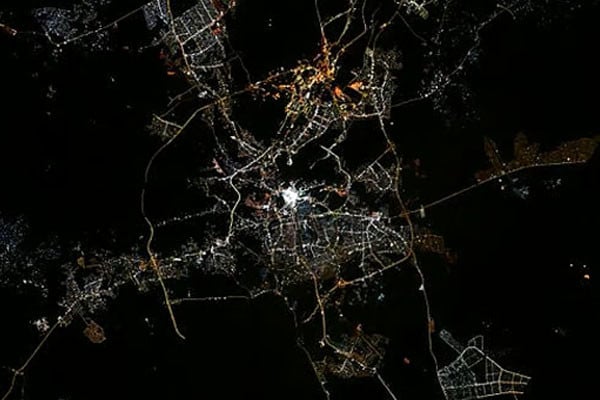 মহাকাশ থেকে তোলা ছবিতেও আলোকিত পবিত্র কাবা