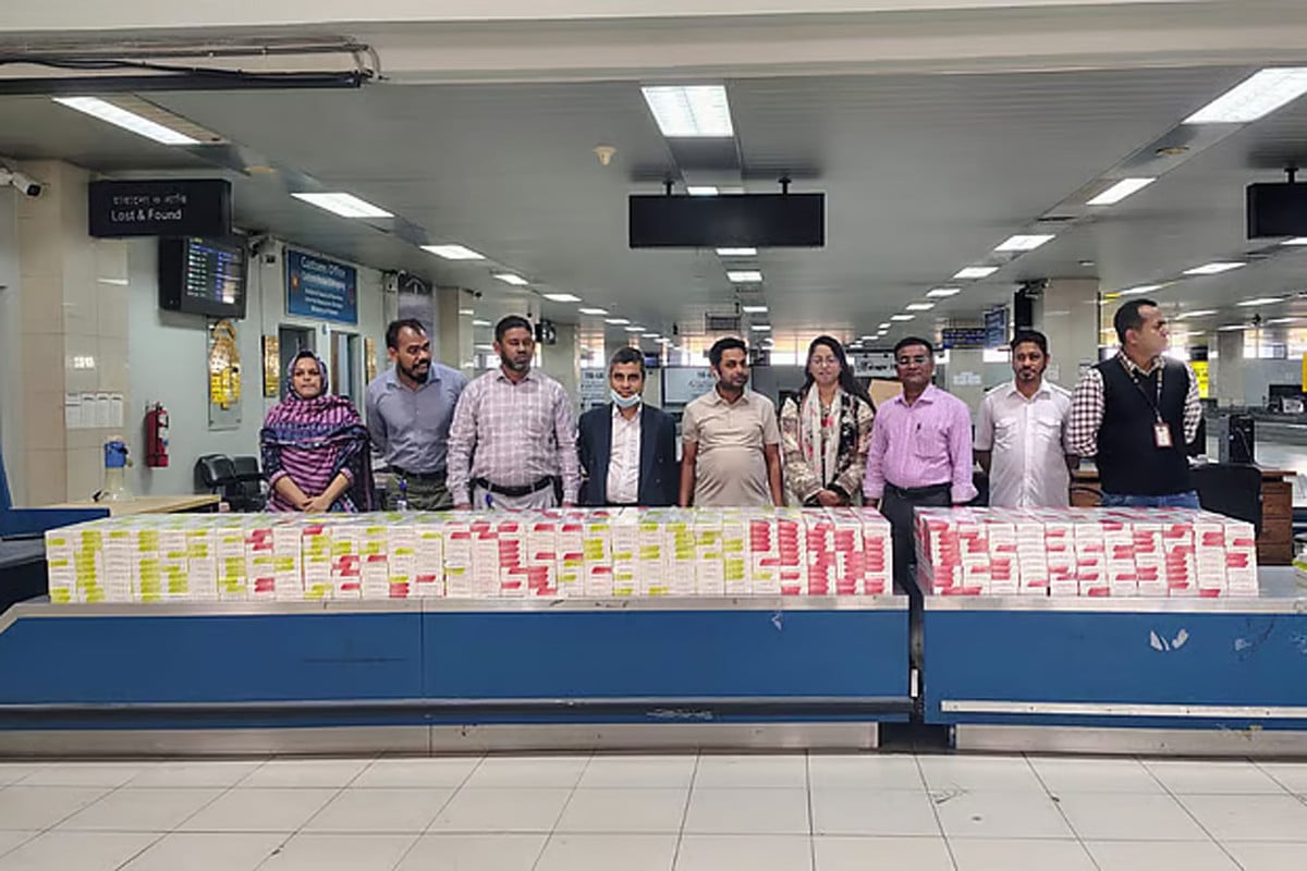 শাহ আমানত বিমানবন্দরে পড়ে ছিল মালিকবিহীন ছয় লাগেজ, খোলার পর যা মিলল