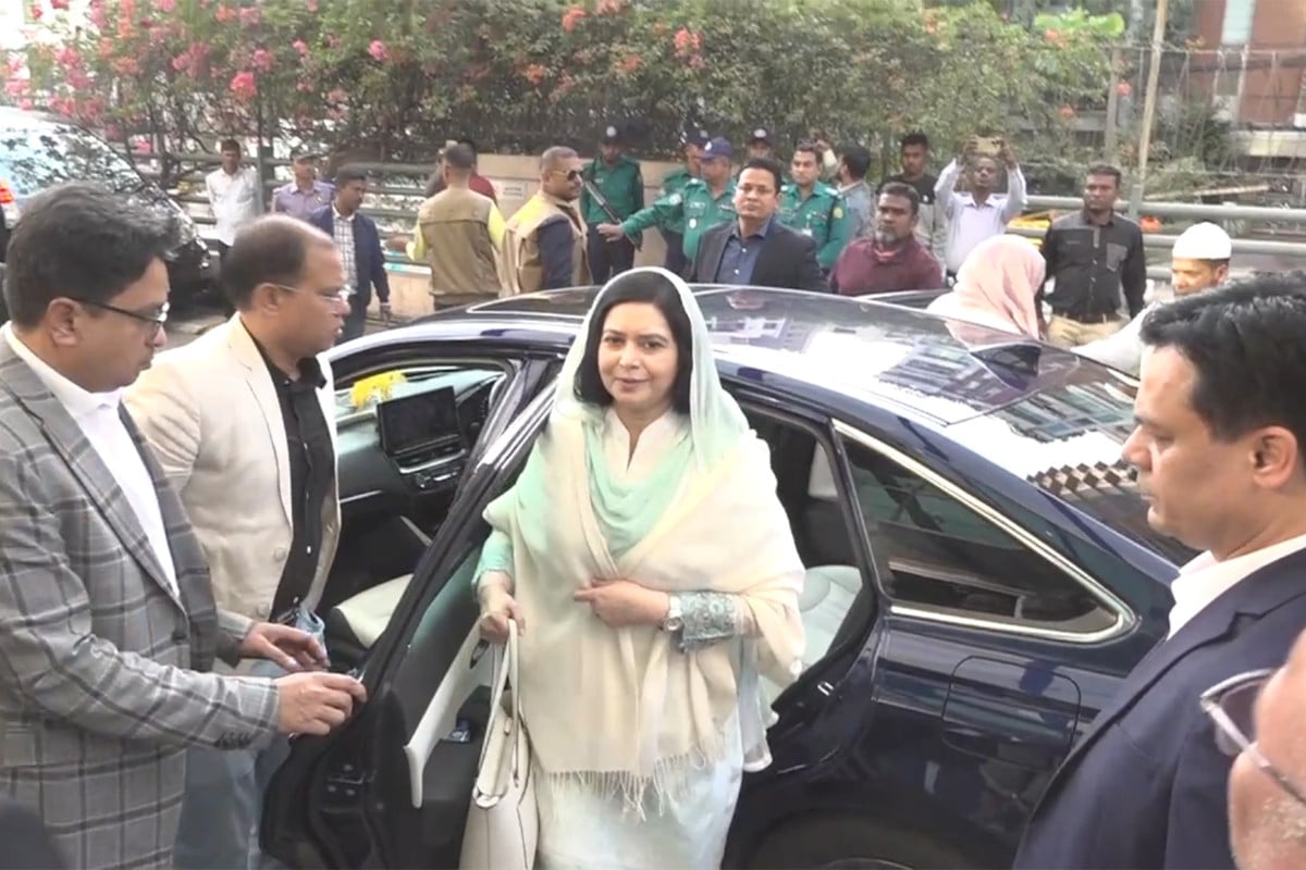 খালেদা জিয়াকে দেখতে হাসপাতালে জুবাইদা রহমান