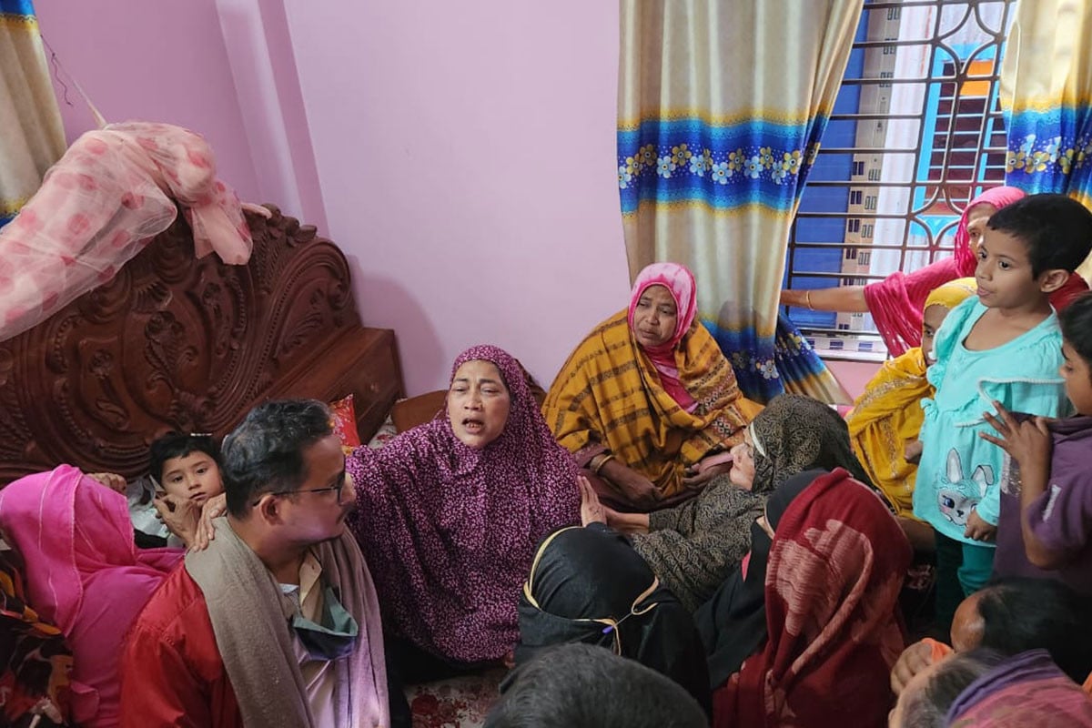 ভূমধ্যসাগরে নৌকাডুবি; মাদারীপুরে নিখোঁজ দুই যুবকের পরিবারে শোকের মাতম