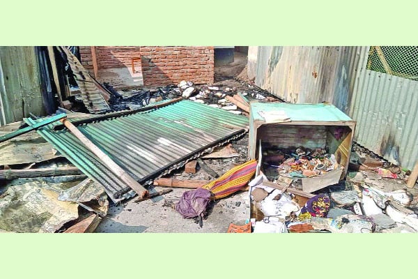 দুর্বৃত্তের পেট্রোলবোমায় দুই অফিসের দলিল দস্তাবেজ পুড়ে ছাই