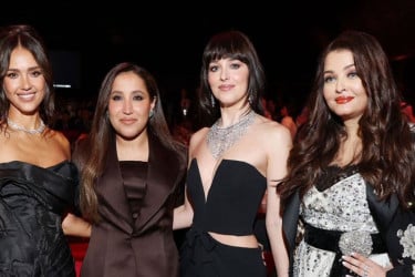 আভিজাত্যপূর্ণ লুকে রেড সি উৎসবে ঐশ্বরিয়ার ঝলক