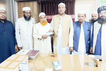 নওগাঁর সাবেক এমপি হুমায়ুন কবিরের খেলাফত মজলিসে যোগদান