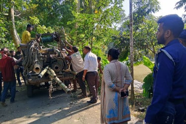 অবৈধ বালু উত্তোলন বন্ধে কোটালীপাড়ায় প্রশাসনের অভিযান