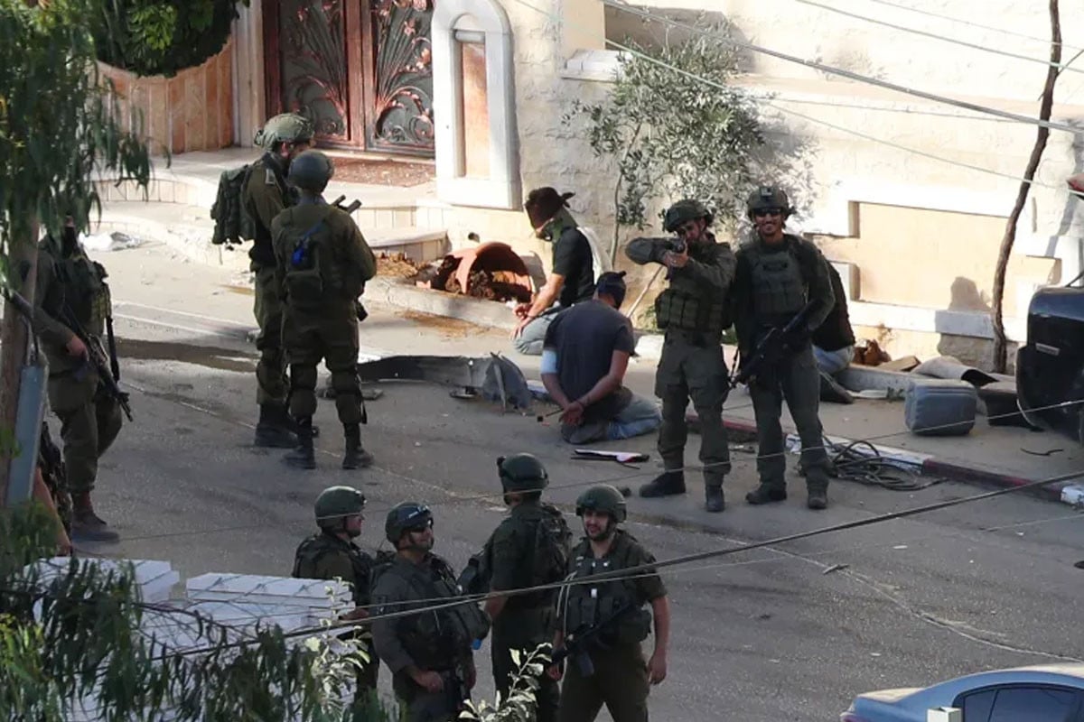 নিরাপত্তা চেকপোস্টে ইসরায়েলি সেনার গুলিতে ২ ফিলিস্তিনি নিহত