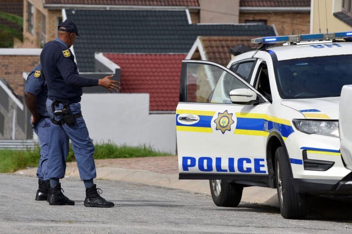 দক্ষিণ আফ্রিকায় বন্দুক হামলা; নিহতের সংখ্যা বেড়ে ১২