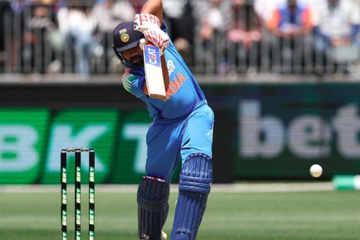 ভারতের চতুর্থ ব্যাটার হিসেবে ২০ হাজার রানের মাইলফলকে রোহিত শর্মা