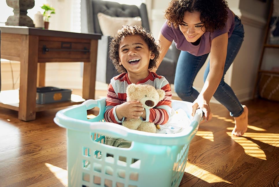 শীতে শিশুর সুস্থতার জন্য বাড়তি যত্ন