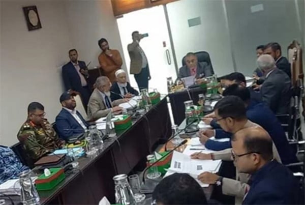 ত্রয়োদশ জাতীয় সংসদ নির্বাচন ও গণভোটের তফসিল নির্ধারণে চলছে ইসির সভা