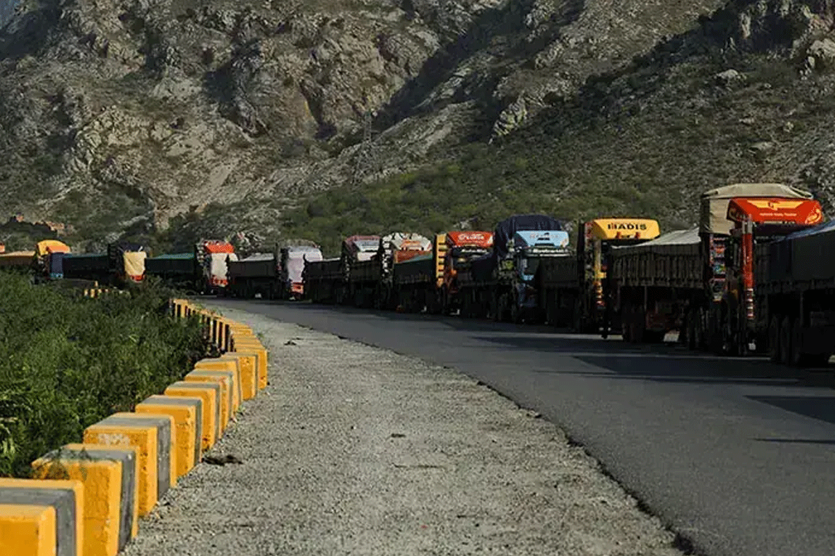 পাকিস্তান-আফগানিস্তান সীমান্তে পড়ে আছে কোটি ডলারের ওষুধ