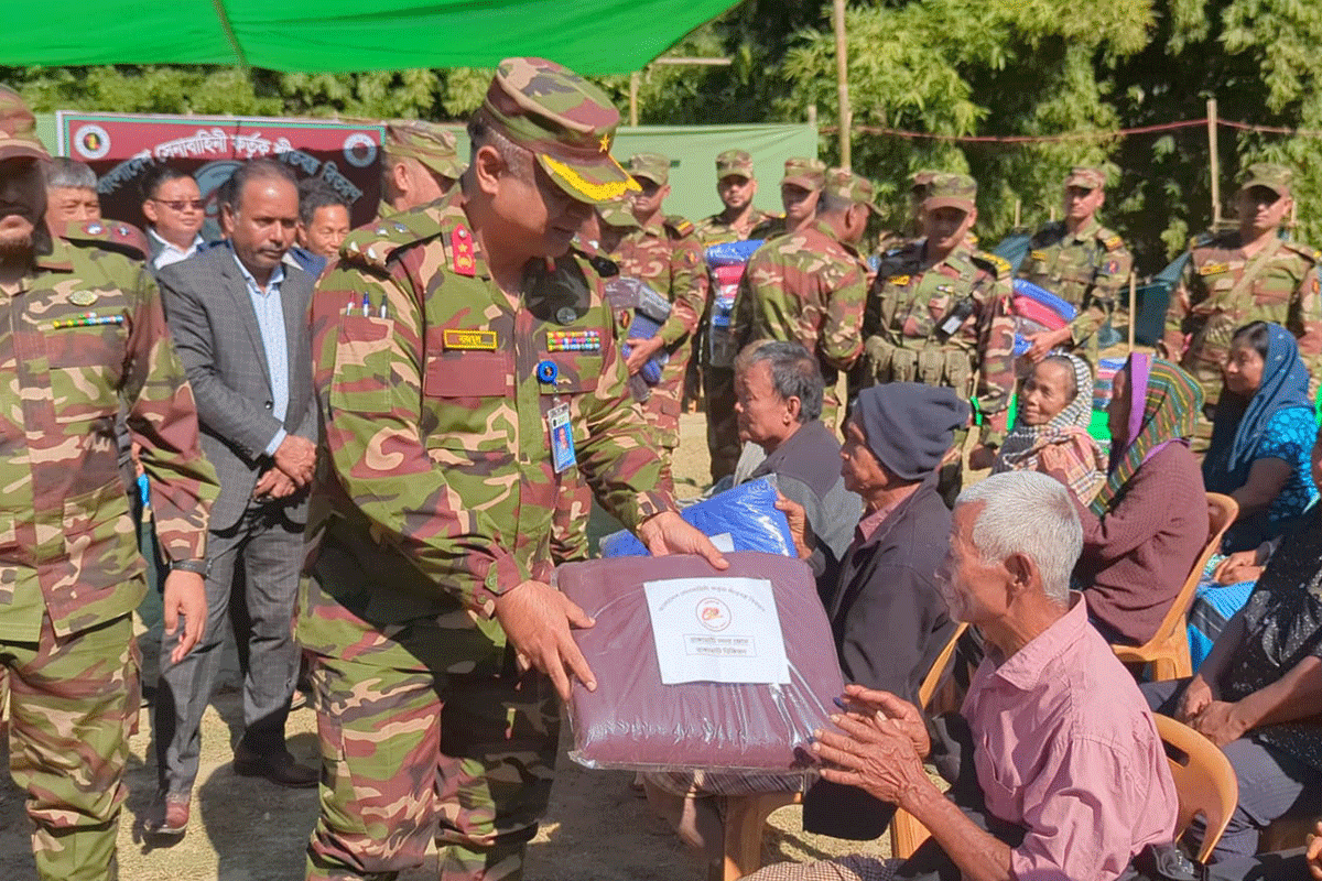 রাঙামাটিতে সেনাবাহিনীর মানবিক সহায়তা