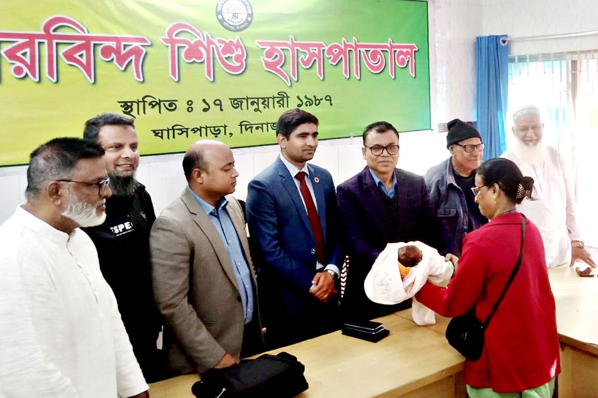 নতুন অভিভাবক পেল হাসপাতালে ফেলে যাওয়া সেই ‘অনাথ’ শিশুটি