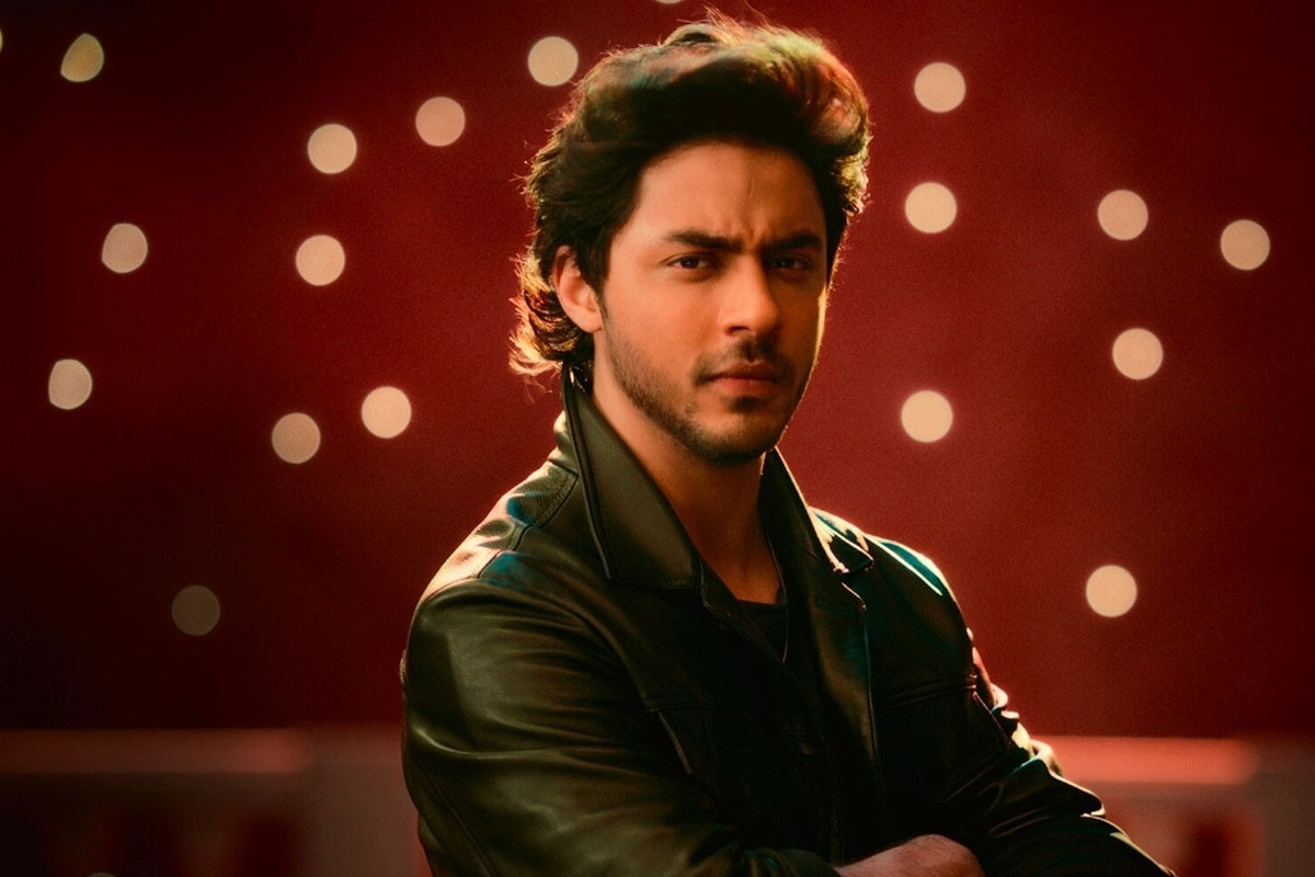 শাহরুখ-পুত্রের বিরুদ্ধে থানায় অভিযোগ