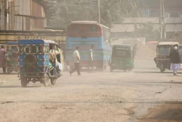 বায়ুদূষণের শীর্ষে লাহোর, ঢাকার পরিস্থিতি কেমন?