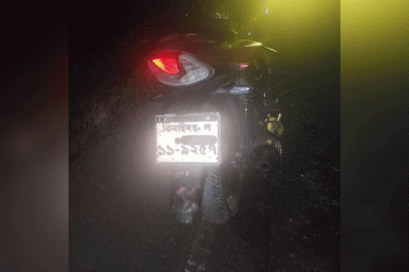 হেলমেট না থাকায় দুই ভাইয়ের থেঁতলে যায় মাথা, ঘটনাস্থলেই তিনজনের মৃত্যু