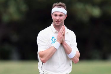 চোটে জর্জরিত নিউজিল্যান্ড দলে ডাক পেলেন মাইকেল রে