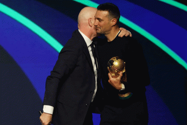 স্কালোনির কাছে ক্ষমা চাইলেন ফিফা সভাপতি