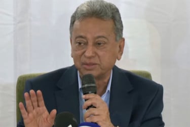 মোবাইল ব্যবসায়ীদের দাবি রিভিউ করা যুক্তিযুক্ত: আমীর খসরু