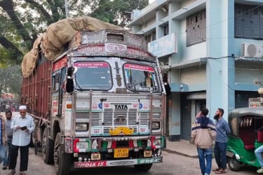 সোনামসজিদ দিয়ে ভারতীয় পেঁয়াজ আমদানি শুরু