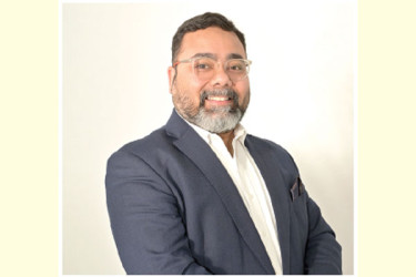 যুক্তরাজ্যের বিশ্ববিদ্যালয়ে উপাচার্য হলেন অধ্যাপক ওসামা খান