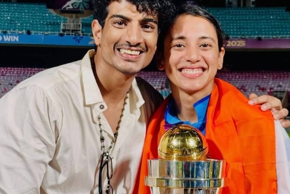 স্মৃতির স্মৃতিতে যেভাবে জমলো বেদনার নীল!